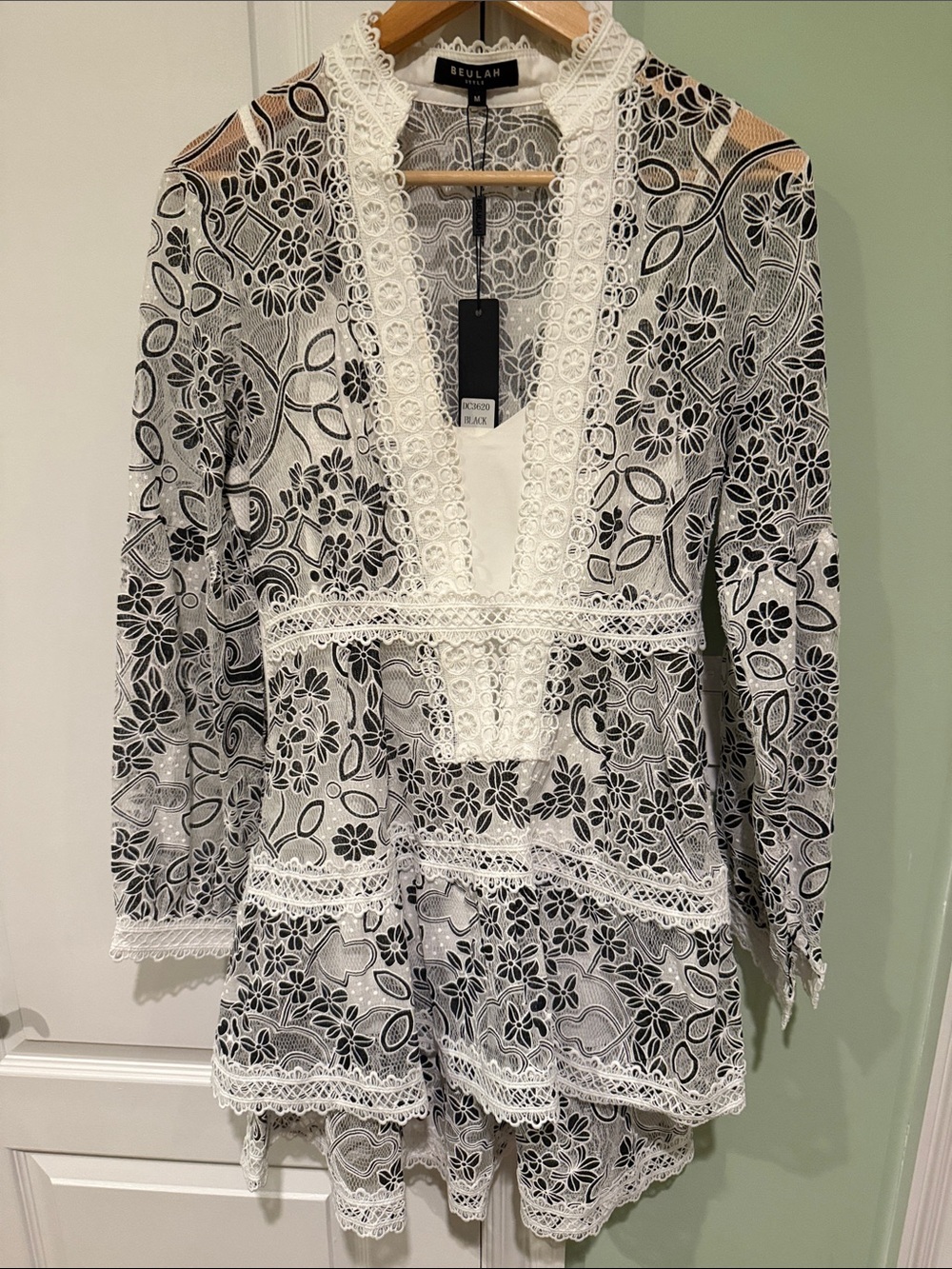 Beulah Black & White Floral Lace V-Neck Long Sleeve Dress